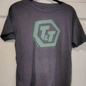 Sundry Girls Size XL Gray T-Shirt with Green T&T Logo
